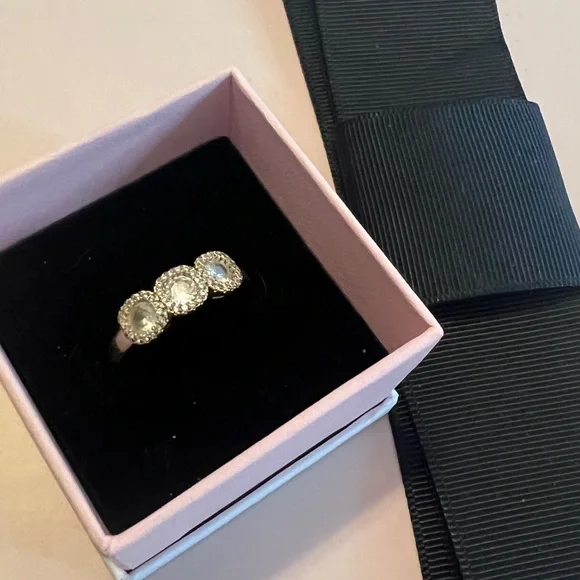 Ring, women’s size 8. Price negotiable. Make your best offer! - Picture 9 of 10